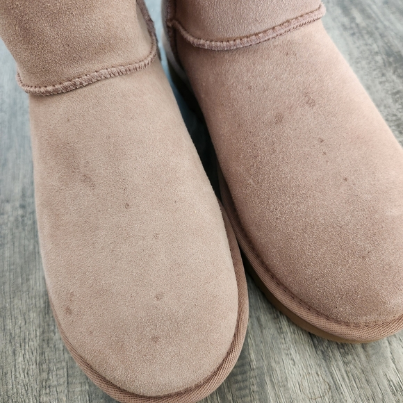 UGG Bailey Bow Boots - Picture 7 of 15